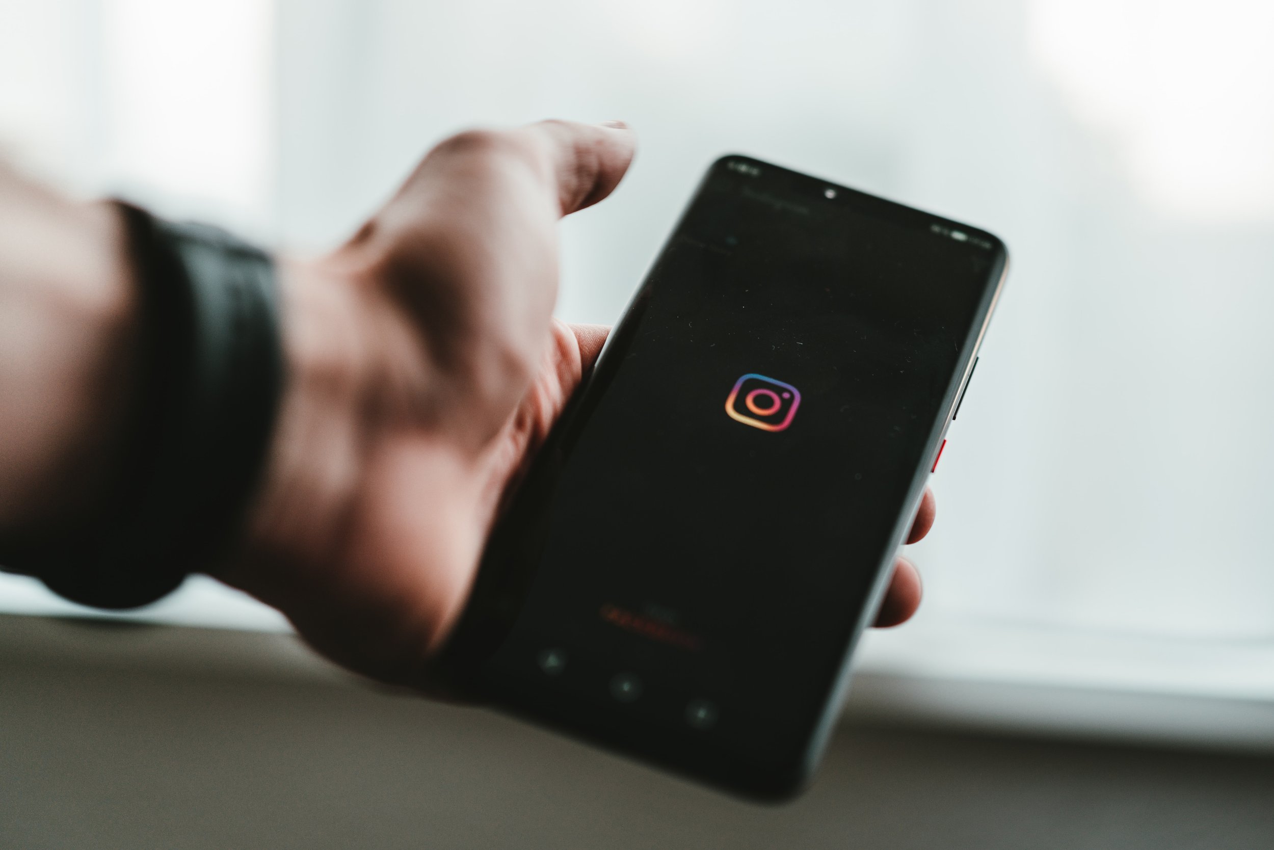 3 ways to own Instagram like a luxury fashion brand